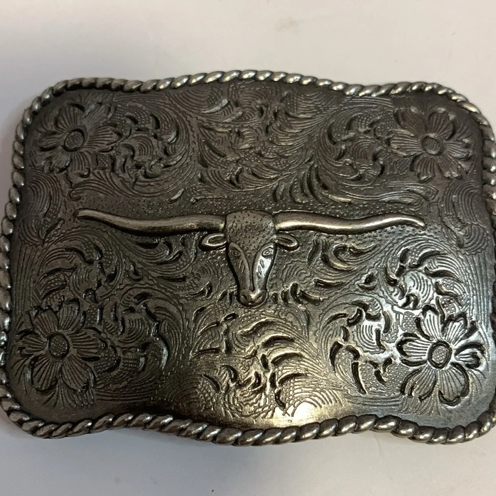 Nocona Silverstone Long Horn Steer’s Skull Belt Buckle..wth Roping around buckle